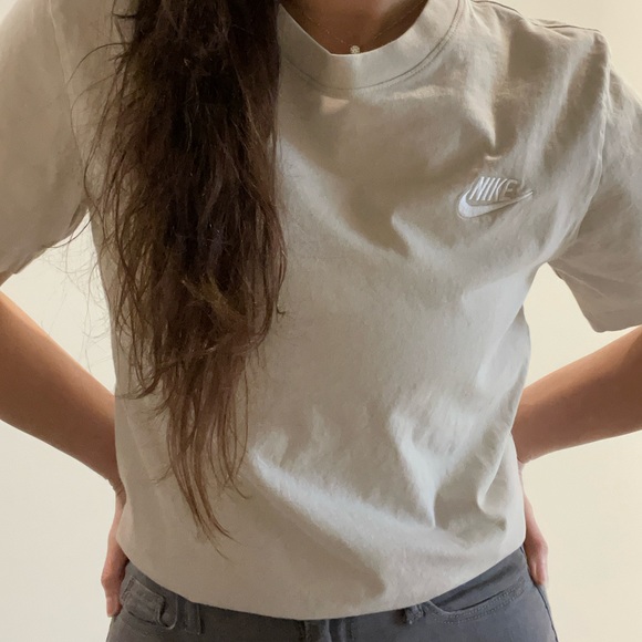 Nike Men’s T-Shirt Size Small 🖤 Nike Color “Light Bone” 🖤 Worn Once - Picture 3 of 6